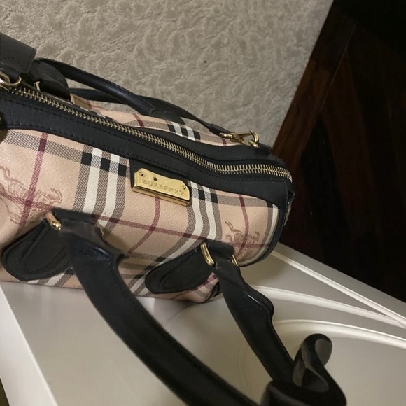Burberry Authentic Women’s Bag/Purse - Picture 6 of 9
